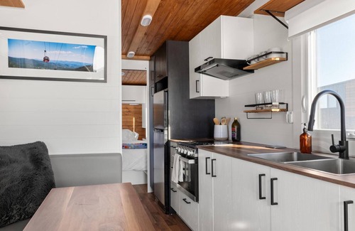 Morrisville House | Modern & Upscale Tiny Home, Great Spot near Stowe