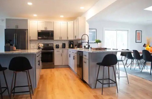 Saugerties House | Modern Upstate FarmHouse Best Location