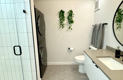 City Park West Apartment | Modern Uptown Studio Near Downtown!