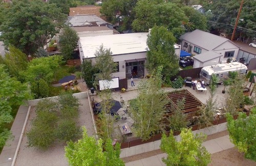 Cole House | Modern Urban Loft in Rino-beautiful loft & outdoor area, near nightlife