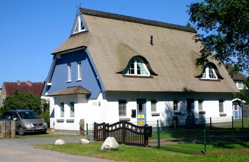 Zingst Apartment | Modern vacation home in a fantastically quiet location!