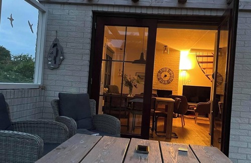 De Cocksdorp Apartment | Modern vacation apartment 6 P Texel by the sea 2000 m spring Rabat 15 - 25% calendar