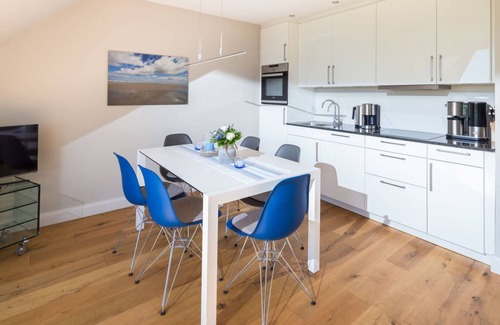 Juist Apartment | Modern vacation apartment in a prime location with harbor view