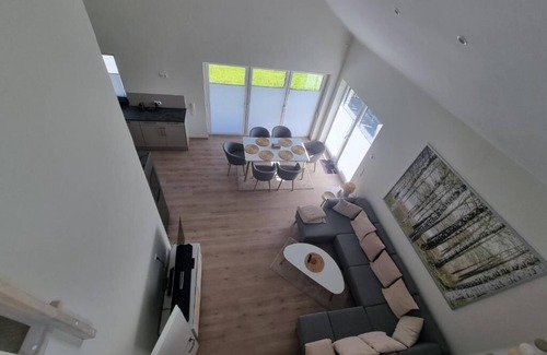 Wiefelstede House | Modern vacation home on Lake Bernstein! Close to the beach and family-friendly!
