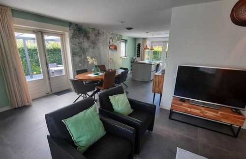 Schoonloo House | Modern vacation home in Drenthe with a 6-person new hot tub