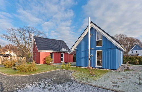 Zingst House | Modern vacation home with garden & terrace, 500m to the beach, free WLAN