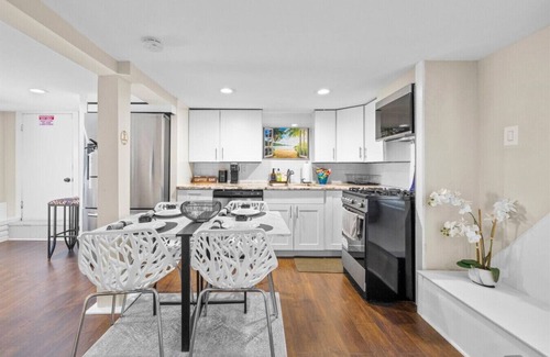 Ventnor City Apartment | Modern Ventnor 2BR + Beach Gear Included