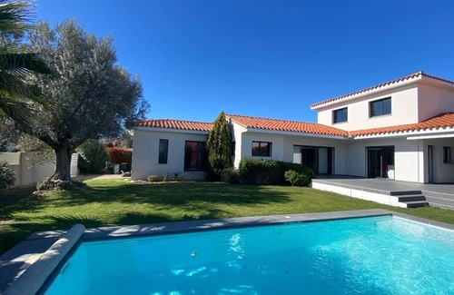Villeneuve-de-la-Raho Villa | MODERN VILLA 5 MINUTES WALK FROM VILLENEUVE DE LA RAHO LAKE