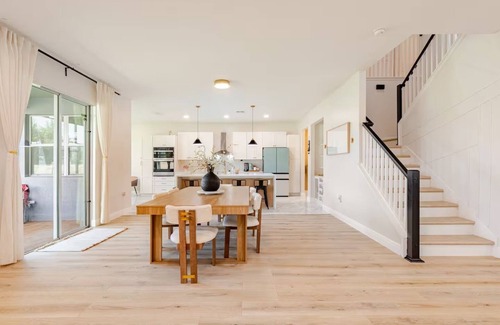 Southeast Orlando House | Modern Villa 3BR, 2.5BA, Clubhouse, Tennis, Pool, Playground