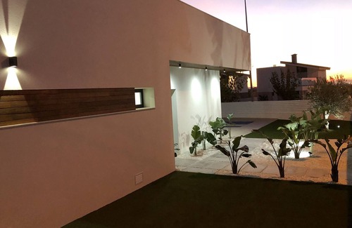 Elche House | Modern Villa comfort