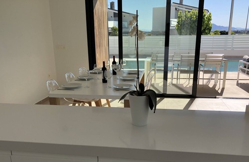 Elche House | Modern Villa comfort