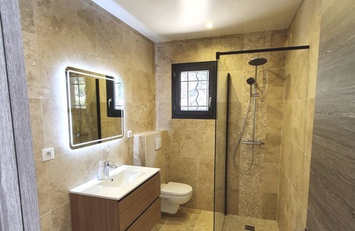 Eccica-Suarella House | modern villa