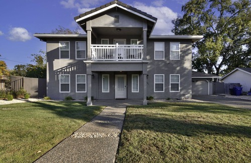 Orangevale House | Modern Villa in Private Gated Community with Backyard Swimming Pool!