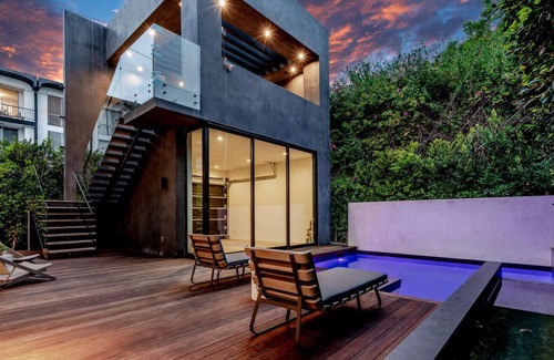 Tri-West Villa | Modern Villa In West Hollywood