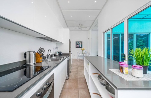 Samara Villa | Modern Villa Overlooking Samara Bay