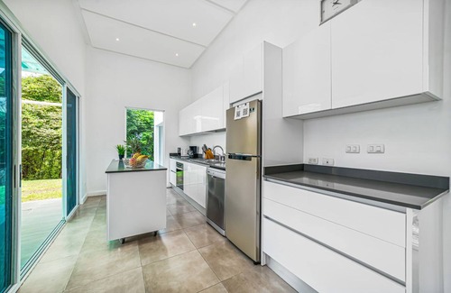 Samara Villa | Modern Villa Overlooking Samara Bay