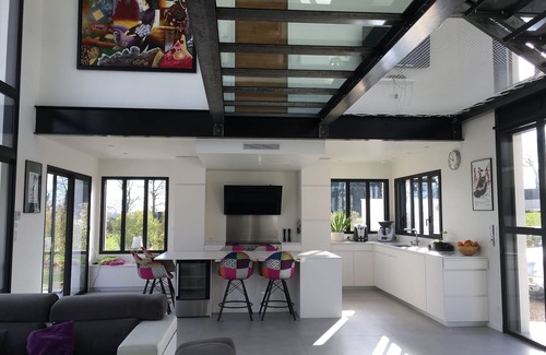 Rouffiac-Tolosan House | Modern villa with swimming pool, large terrace and pétanque court