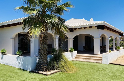 Cap d'en Font Villa | Modern villa with AC and private pool, free WiFi