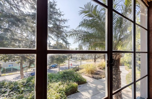 Fullerton House | Modern Vintage near Disneyland - Perfect for every trip!