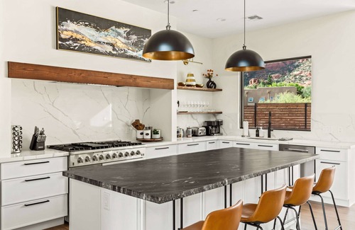 West Sedona House | Modern Vortex by 5 Seasons Homestays