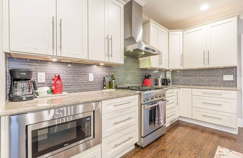Kirkwood House | Modern, Walkable Home with Driveway