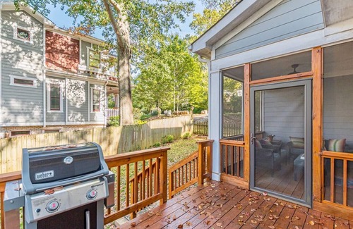 Kirkwood House | Modern, Walkable Home with Driveway