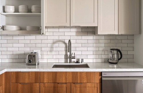 Walnut Creek Apartment | Modern Walnut Creek 1BR w/A/C & W/D, near BART, by Blueground