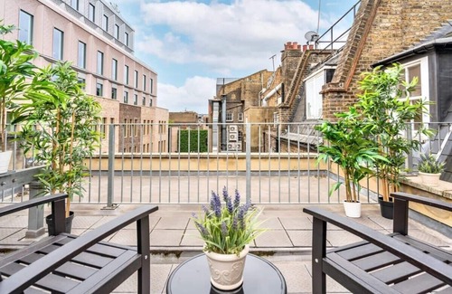 Soho Apartment | Modern, Warm Apartment with Terrace in Soho