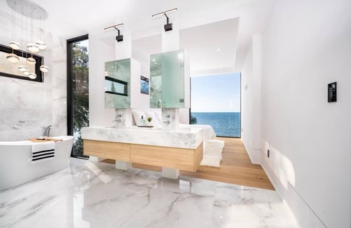 Niagara-on-the-Lake House | Modern Waterfront House - Custom Built!