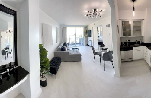 East Fort Lauderdale Condo | Modern, Water Front , ocean View Condo in the heart Ft. Lauderdale Beach