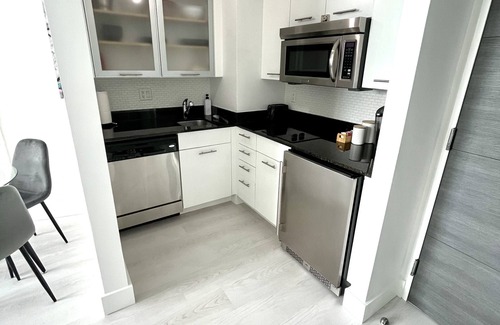 East Fort Lauderdale Condo | Modern, Water Front , ocean View Condo in the heart Ft. Lauderdale Beach