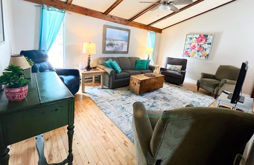 Suttons Bay House | Modern, waterfront beach house in Suttons Bay. Kayaks. Pet friendly.