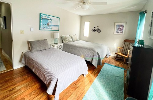 Suttons Bay House | Modern, waterfront beach house in Suttons Bay. Kayaks. Pet friendly.