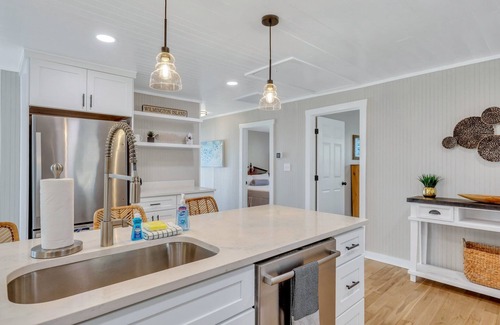 Savannah House | Modern Waterfront Cottage on Wilmington by Lucky Savannah
