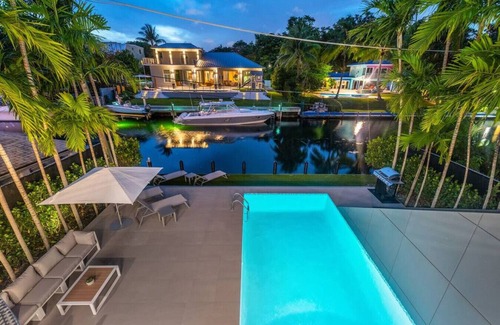 Coconut Grove Villa | Modern waterfront Villa w/Pool and Gym, Sleeps 8.