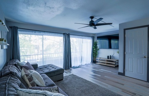 Tampa Condo | Modern Waterview 2BR Condo Mins From Airport