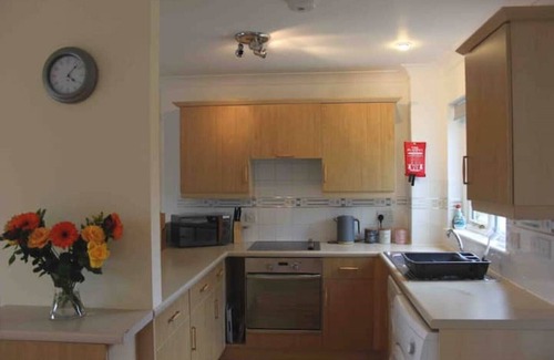 Falmouth Cottage | Modern, well equipped cottage close to the sea.