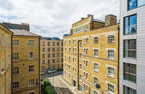 Tower Hill Apartment | Modern Whitechapel 1BR w/Roof Terrace, 2 mins to Aldgate East