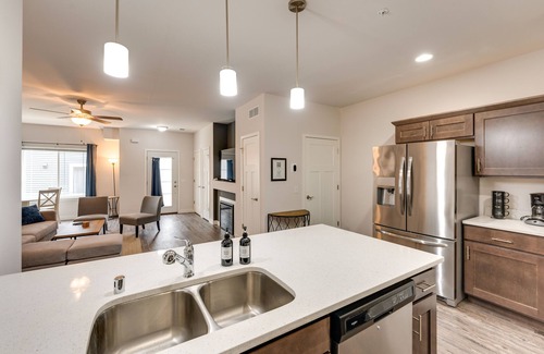 Village of Cottage Grove Condo | Modern Wisconsin Vacation Rental w/Fireplace