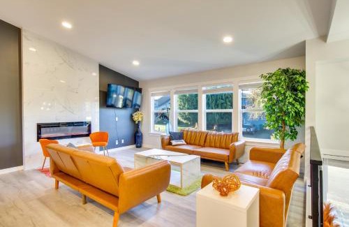 West Ridge House | Modern Woodinville Home with Hot Tub and Sauna!