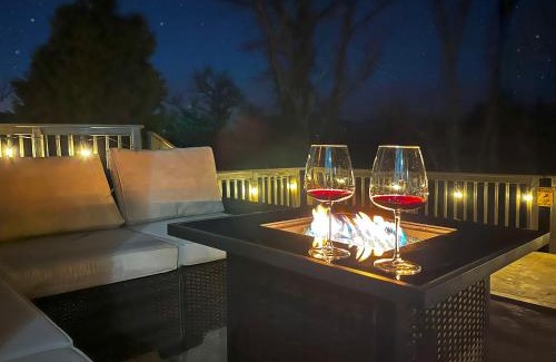 Oakhurst House | Modern Yosemite Cabin, 15min Bass Lake, Sleeps 8