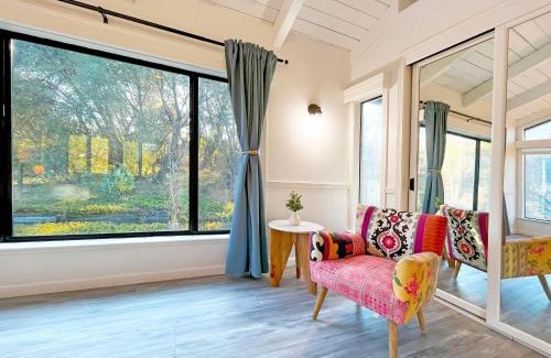 Oakhurst House | Modern Yosemite Cabin, 15min Bass Lake, Sleeps 8