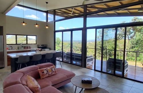 Rio Seco House | Modern Zen-Style Remote Home in the Mountains