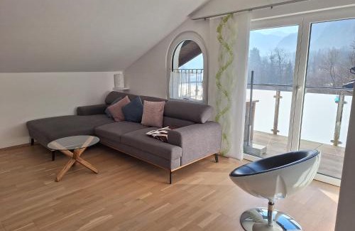 Bad Goisern Apartment | Moderne, Ferienwohnung mit Seeblick, near Hallstatt
