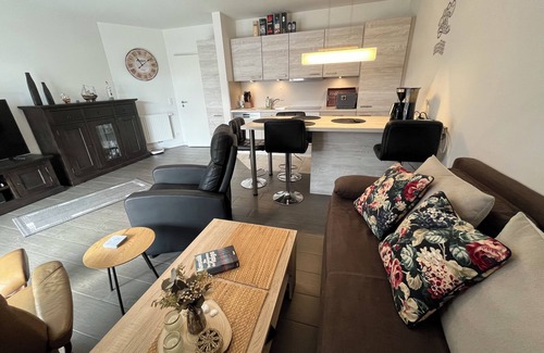 Groemitz Apartment | Moderne, Großzügig Geschnittene Ferienwohnung mit Terrasse in Ruhiger Lage