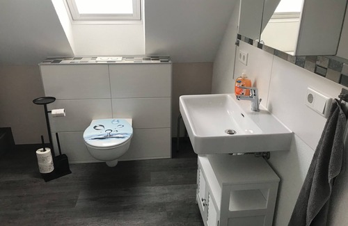 Feuchtwangen Apartment | Moderne neu Ausgebaute Ferienwohnung für Naturliebhaber in Kreuzgangstadtnähe