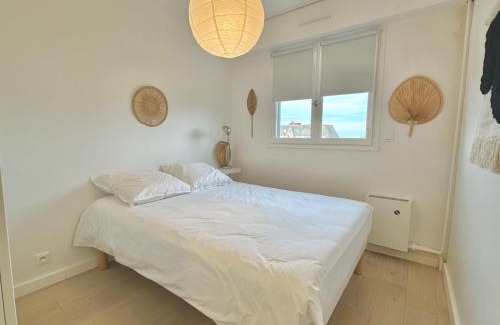 Villers-sur-Mer Apartment | Moderne T2, bord de mer, Parking & Wifi gratuit