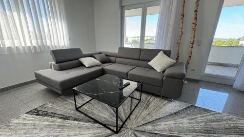 Sandershausen Apartment | Moderne Wohnung für bis zu 8 Personen mit großem Balkon