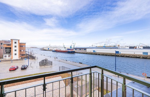 Wismar Apartment | Modernes Apartment in Toplage mit Balkon und Schönem Blick auf den Alten Hafen