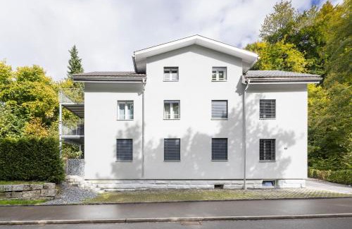 St. Gallen Apartment | Modernes Apartment mit Balkon und Parkplatz, Nähe See